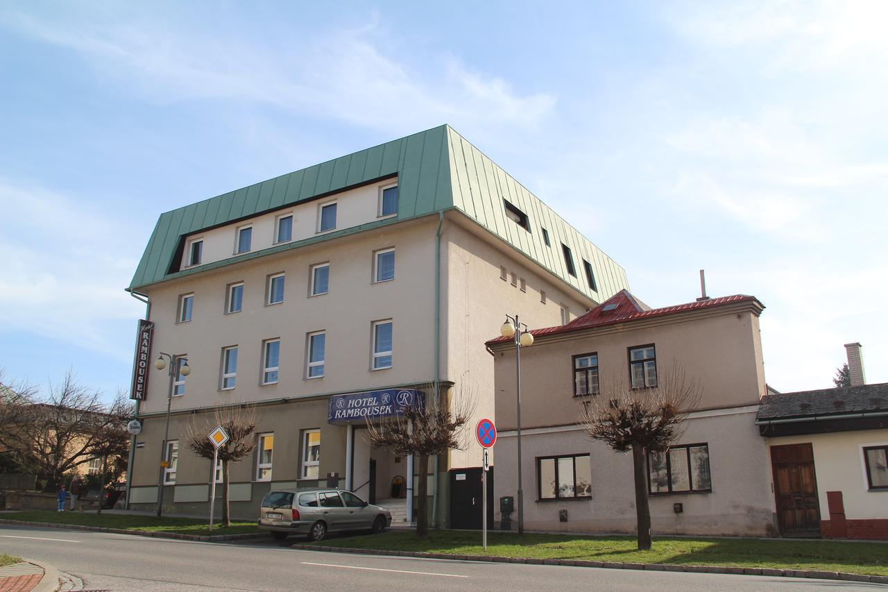 Hotel Rambousek Nové Město nad Metují Exterior foto